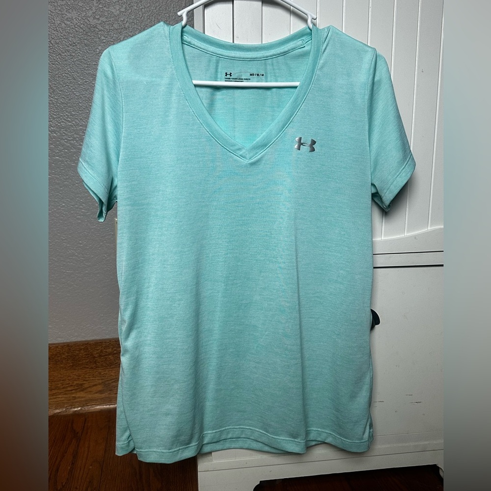 Under Armour t shirt.